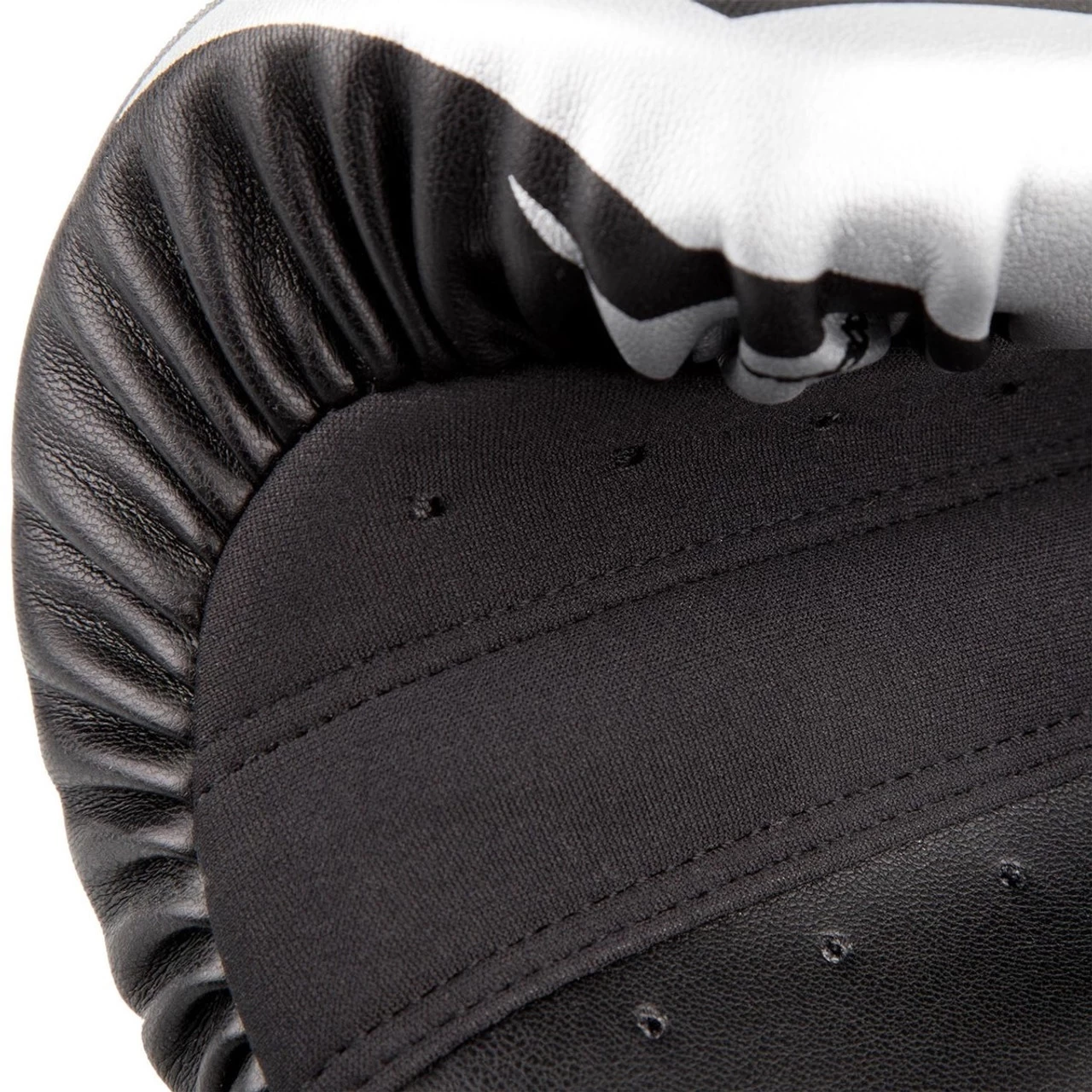 Venum Challenger 3.0 Boxing Glove 8 Venum Challenger 3.0 Boxing Glove - Image 8